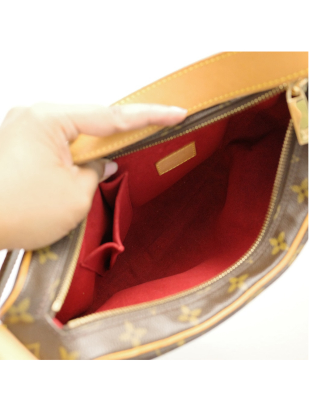 LOUIS VUITTON Monogram Croissant MM - Picture 14 of 15